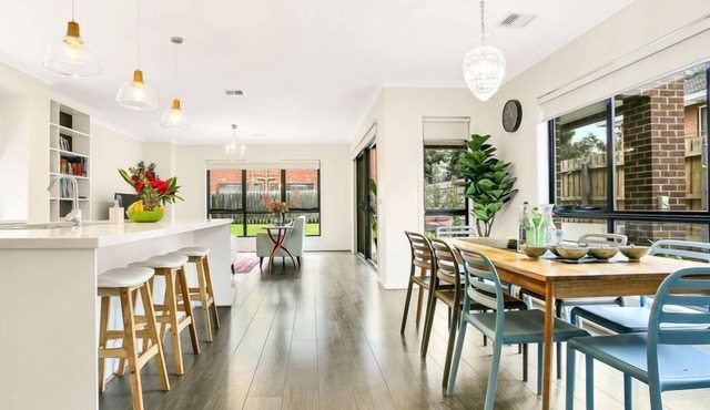 Macpherson Luxe 4BR House by A & T in Footscray