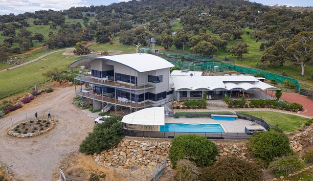 Magnificient Four Bedroom Home, Amazing Views in Baskerville