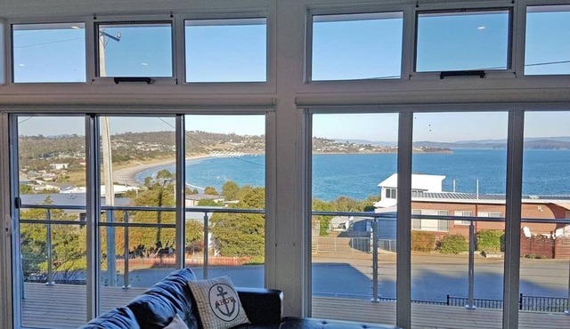 Main House Only - 2 bed Beach House in Primrose Sands