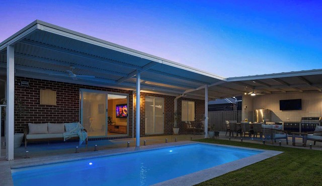 Maple House - Echuca Holiday Homes in Echuca
