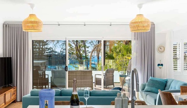 Margs at Denhams | Beach Access & Ocean Views in Denhams Beach
