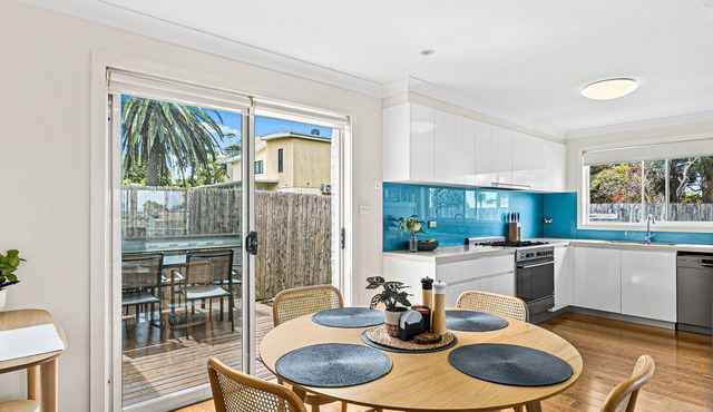 Mariners in the Village in Shellharbour