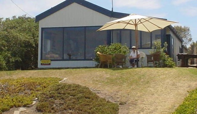 Middleton Bay Cottage - Best Views on the Peninsula in Middleton