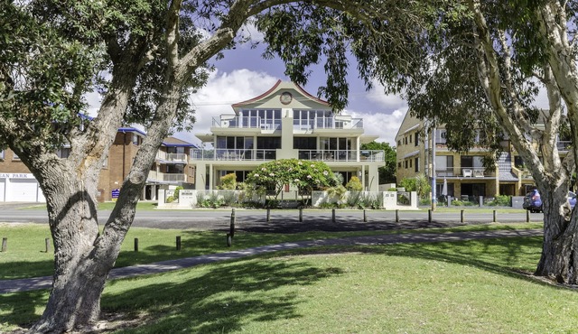 Ming 1 Luxury unit, easy access, opposite beach in Kingscliff
