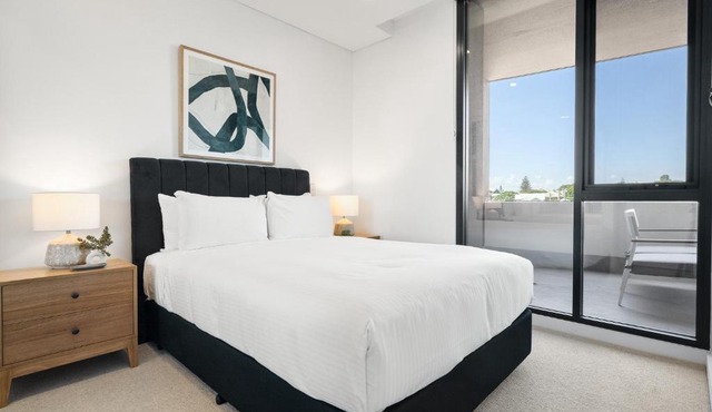 Modern 1-Bed Apartment with Views in Fremantle in North Fremantle