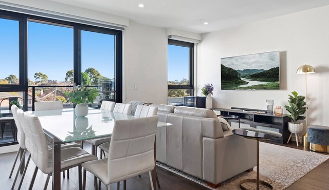 Modern 2-Bed Essendon Apartment With Views in Essendon