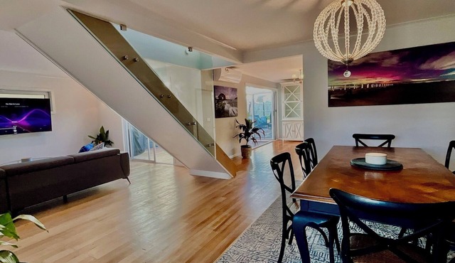 Modern 4BR Beachfront Home, incredible views. in Edithvale