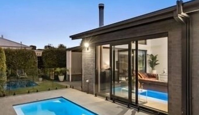 Modern beach style home in Barwon Heads in Barwon Heads