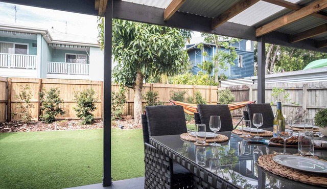 Modern Dog-Friendly Mudjimba Townhouse in Mudjimba