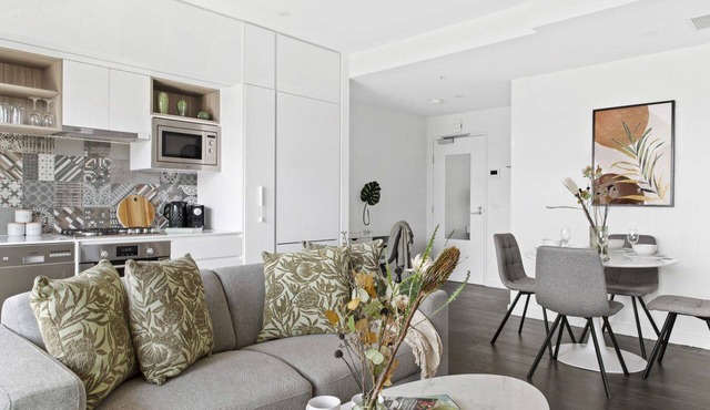 Modern Elegance Caulfield North in Caulfield North