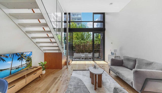 Modern Garden Apartment Near Macquarie Centre & Metro W Pool ,Gym, Playground in Macquarie Park