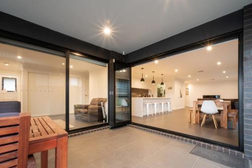 Modern Home for Large Groups or Families in Newstead