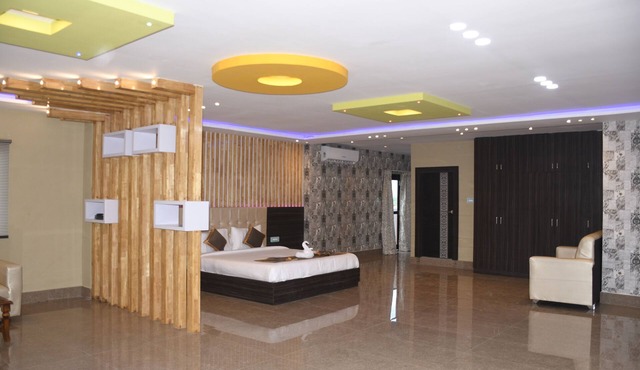 MODERN HOTEL AND RESTAURANT