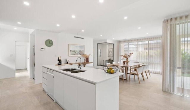 Modern Minimalistic Home 3BR in Willetton