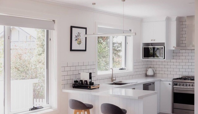 Modern refurbished unit in charming Bellerive in Bellerive