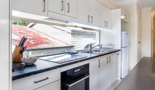 Modern Victorian-Styled Holiday Home in Ashgrove in Ashgrove