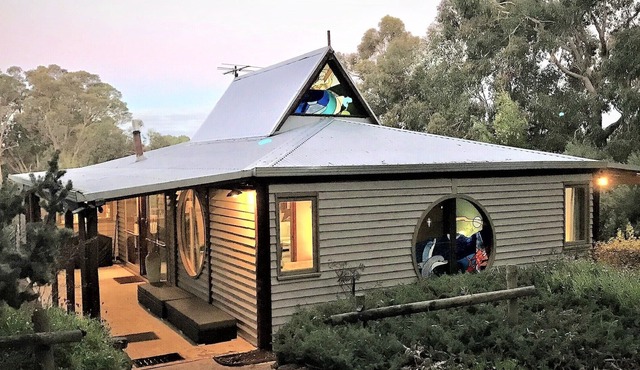 MOONWOOD STUDIO- YALLINGUP Vines & bushland surrounds. 2 bedroom 2 bathroom in Yallingup