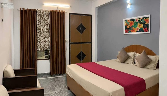nancy paradise hotel in Roorkee