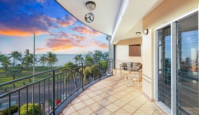Nightcliff Foreshore: Seaview ~ Pool ~ Workspace in Rapid Creek