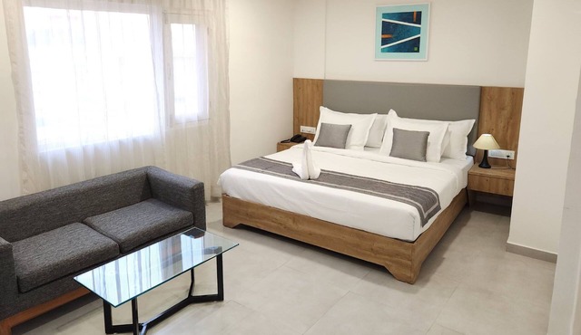 OASIS SUITES