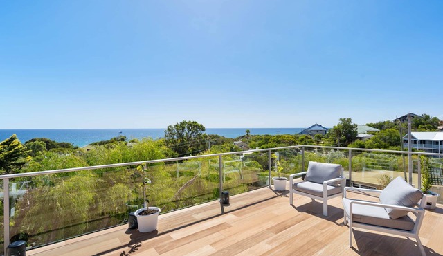 Oceanview Loft by Peppy Beach Retreats® (6 Adults), Oceanview Loft in Peppermint Grove Beach