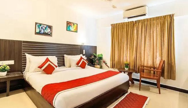 Octave Hotel JM Residency