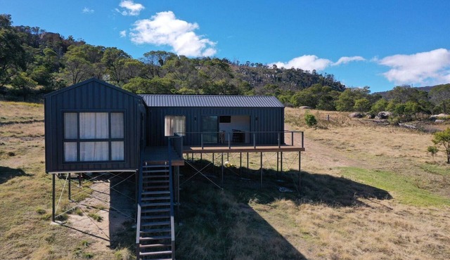 Off-Grid Farm Stay with Scenic Views in Tenterfield