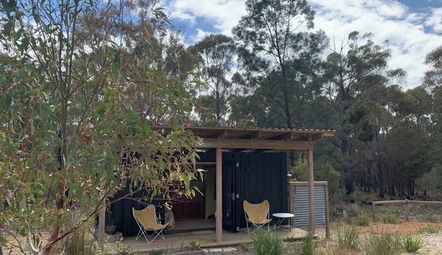 Off Grid private wildlife nature reserve. 20mins to Wineglass Bay, Freycinet in Friendly Beaches