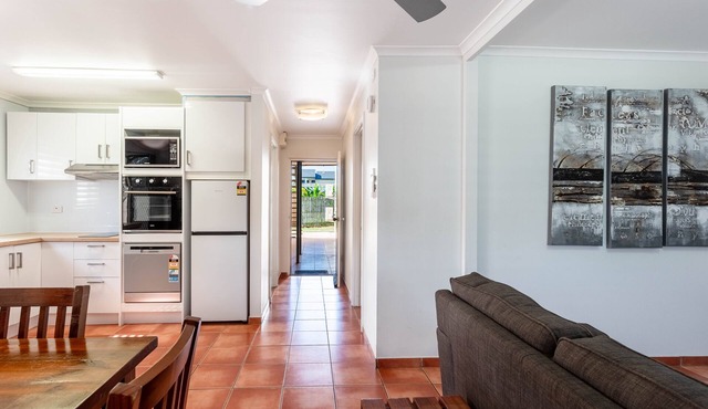 One bedroom beachfront apartment in Yeppoon