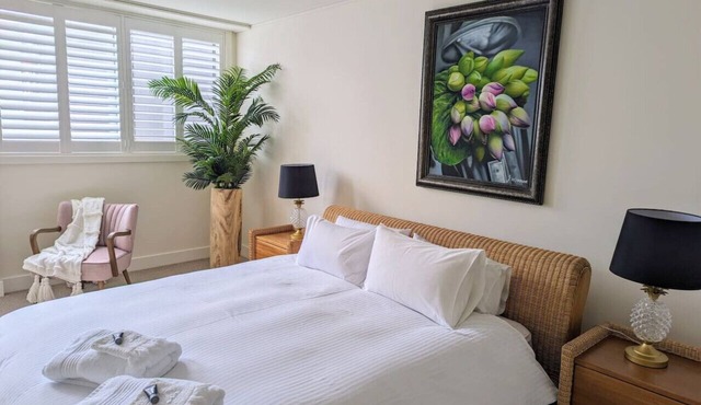 ONE Luxury Apartment in Devonport