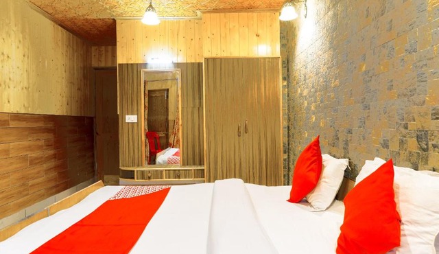 OYO 71293 Hotel Vikram in Srinagar