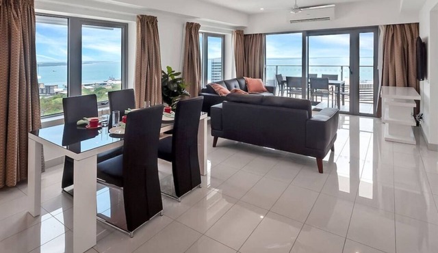 "Padstow" Darwin City Penthouse in Darwin City
