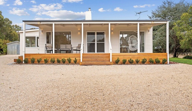 Panoramic views on the doorstep of McLaren Vale, Adelaide Hills and the beach. in Hope Forest
