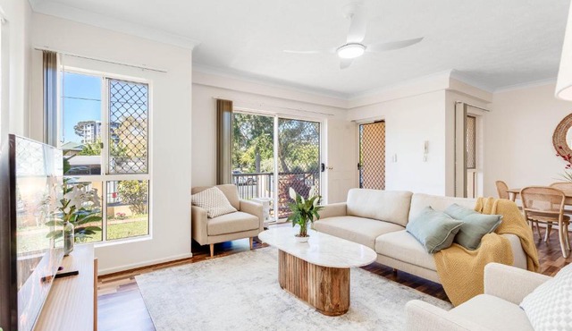 Parkside Villa on the Creek in Redcliffe