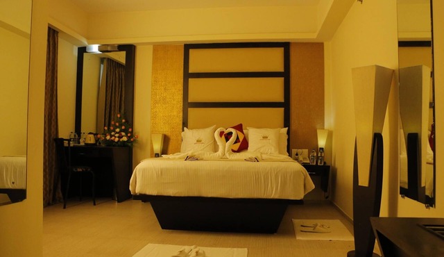 PATTOM ROYAL HOTEL in Thiruvananthapuram