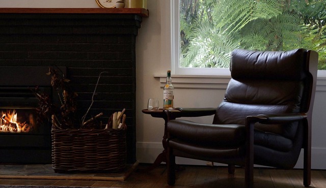 Peaceful riverside cottage in the perfect location in Warburton