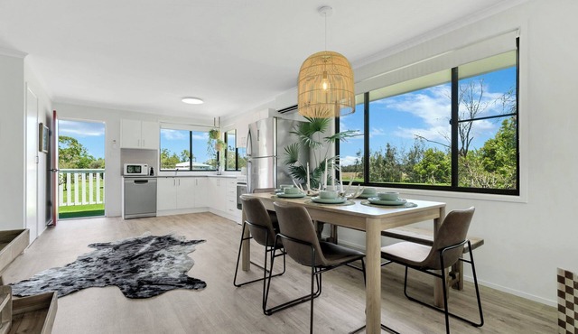 Peking Duck - Riverside Pet Friendly Home in REPTON