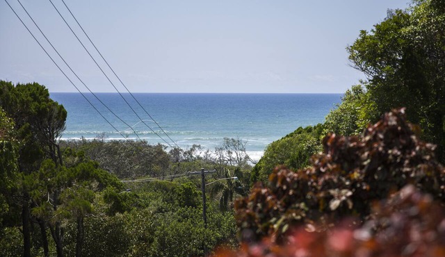 Peregian Beach Abode, breathtaking North Views 2 Bed in Peregian Beach