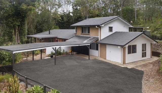 Perfect forest retreat to visit Brisbane, Gold Coast and theme parks in Wolffdene
