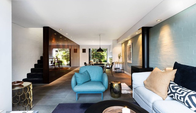Pet Friendly - Courtyard Townhouse by Property Mums in Windsor