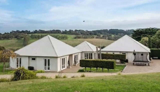Pet Friendly - Shoreham Homestead Walk to Vineyards in Shoreham