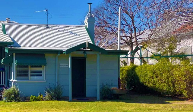 Pitstop Cottage in Warwick