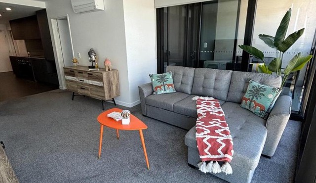 Plush at Nightfall 1 bedroom Free parking, wifi in Belconnen