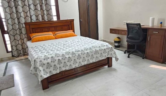 pollution free homestay with no traffic bustle near all amenities near Apolo