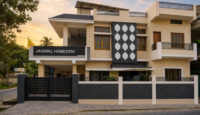 Premium Family Homestay - Near Bhedaghat - AC - Free Wi-Fi - Parking At Jaiswal Homestay