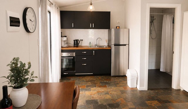 Private Coastal Studio - King Bed - Courtyard - Fully Detached - Seacliff Beach in Seacliff