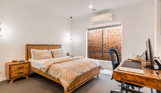 Private master bedroom + attached ensuite bathroom in a welcoming shared home in Mount Cottrell