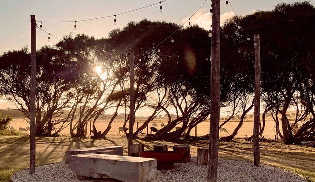 Private Micro-Resort | Sleeps 23 | Walk to Beach in Sunderland Bay