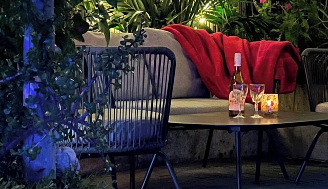 Private Pool Studio with Cabana, Quiet Rockingham Retreat for Couples in Rockingham