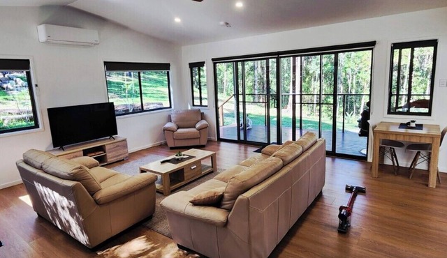 Private Relaxing Retreat Just For Couples Kenilworth in Gheerulla